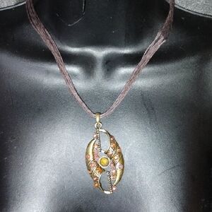 Private Label Bronze and Pink Pendant Necklace